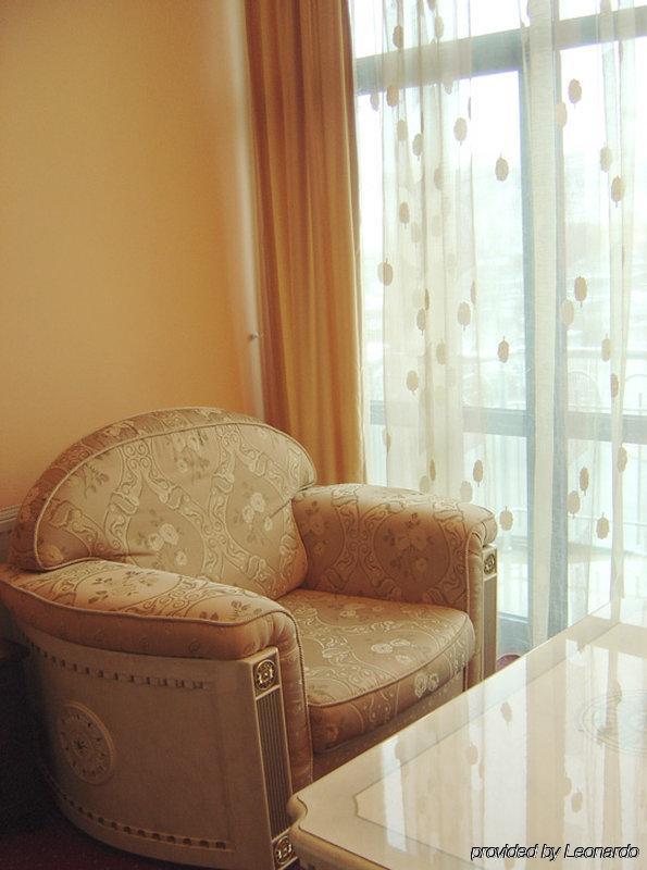 Hotel Pejton Pristina Quarto foto